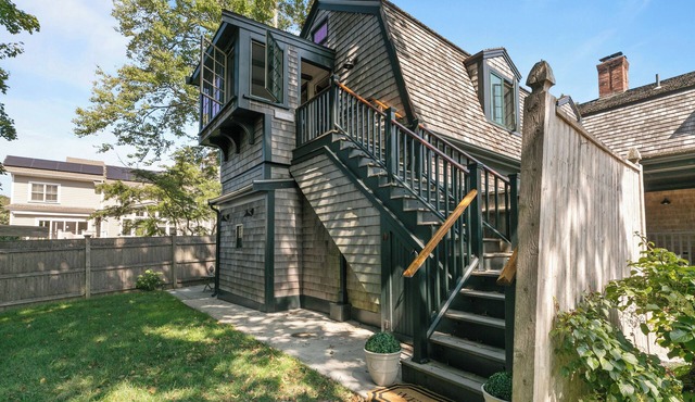 Very Charming 1-bedroom apartment near downtown and beaches