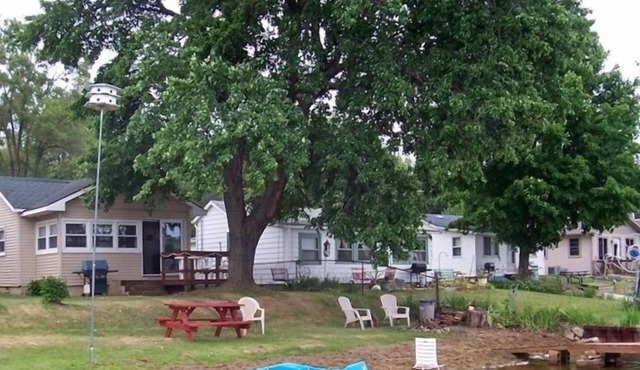 Very Clean Lakefront Home with Sandy Beach and Clear water.