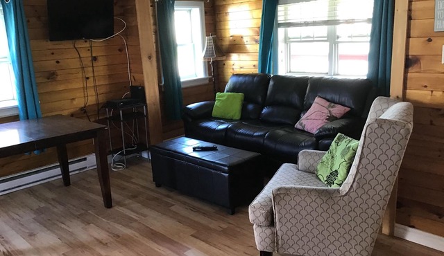 VERY CLOSE TO PARLEE BEACH - WIFI -TV - AIR CONDITIONING - BEACH PASS