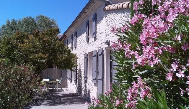 Very close to Royan, beautiful renovated Charentaise house