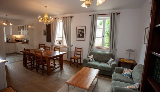 Very comfortable gite for 4 people in the medieval village of Brancion
