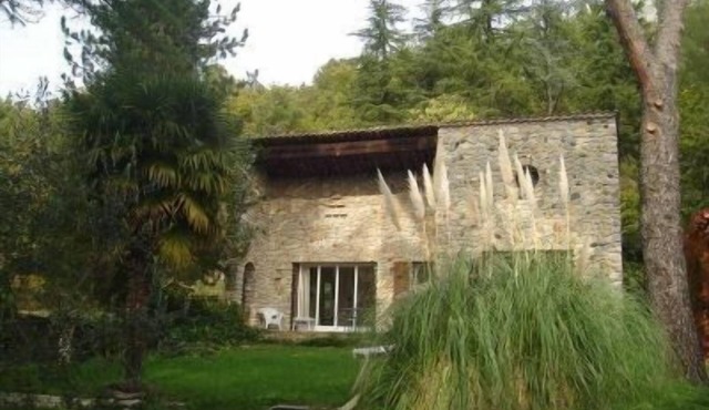 Very comfortable vacation home in a 3000 m2 park VALLON PONT D'ARC