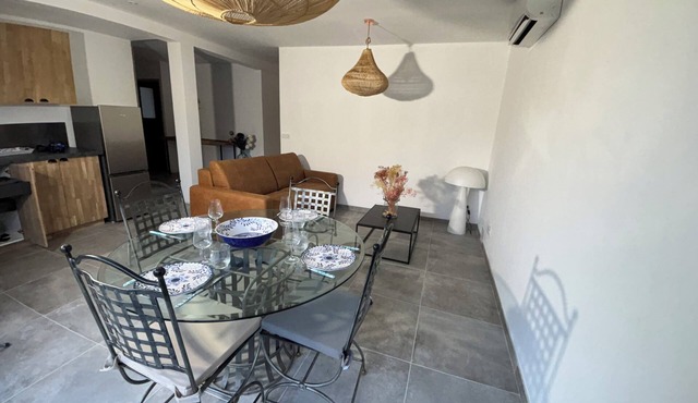 Very comfortable, bright T3 in a quiet location with a beautiful exterior.