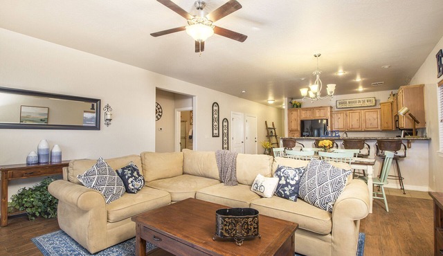 Very Comfortable Family Friendly Home In Town W/Open Layout & 500 MB Internet!