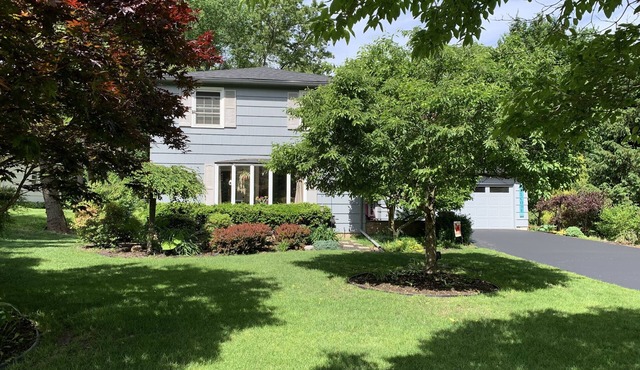 Very Comfortable Home near Oak Hill Country Club