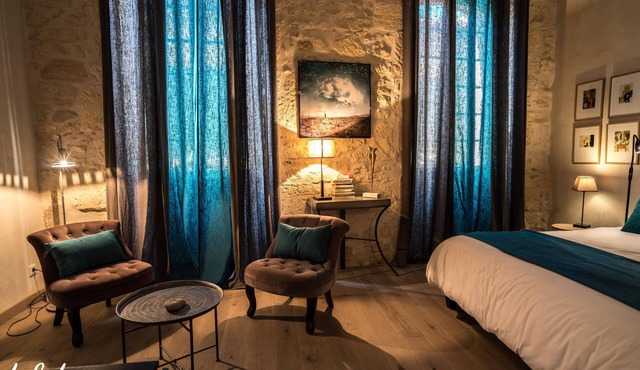 Very comfortable independent studio of 30 m2, in a 19th century presbytery.