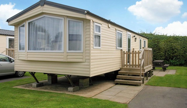 Very comfortable, modern and contemporary caravan with one double and two twin.