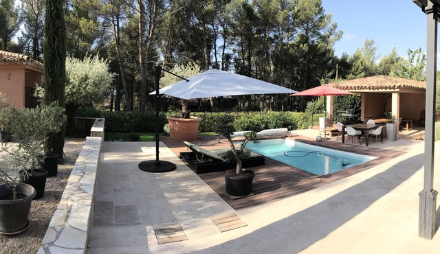 Very comfortable Provencal Villa at the foot of the Sainte Victoire