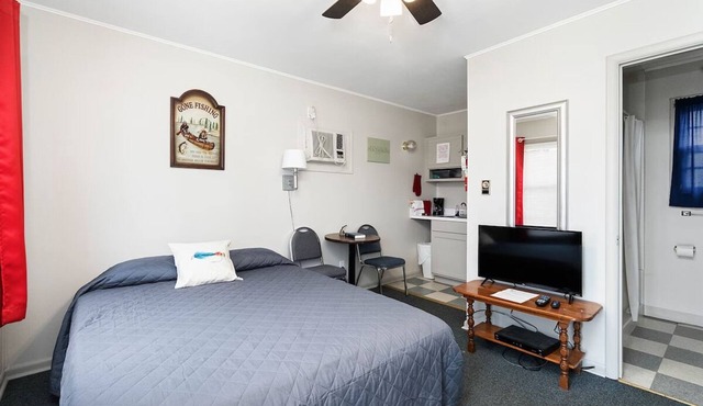 Very comfy and cozy -Cabin 11