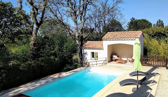 Very beautiful house with swimming pool that will enchant your vacations on fenced land