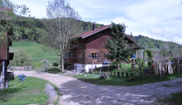 very friendly 2 -1/2-room apartment on the farm in beautiful nature