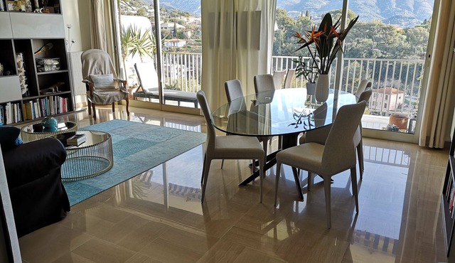 Very large two-room apartment with beautiful sea and mountain views