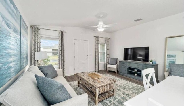 Very large 2 bedroom with King Bed!