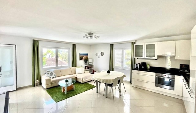 Very large and luxurious apartment in a 2-family house with garden! 2 min from the beach!