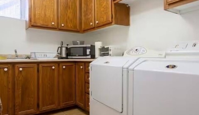 Very large and bright and clean semi basement 2 rooms apartment in Cote St-Luc