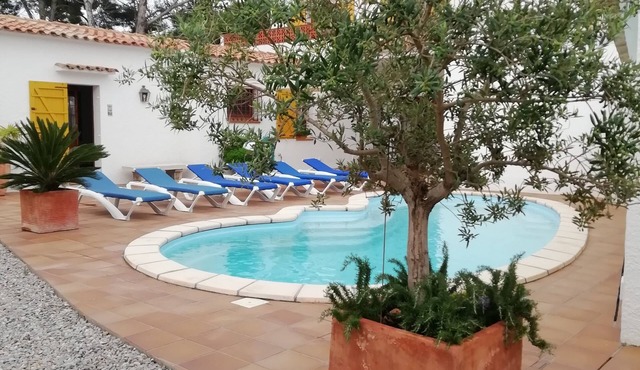Very Large House 150 meters from the beach and shops