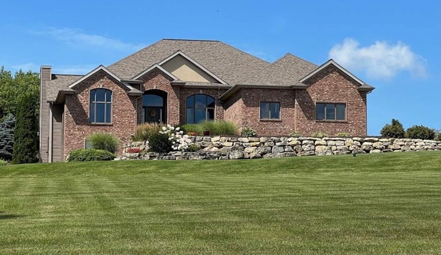 Very Luxurious and Secluded Home on 4 acres -