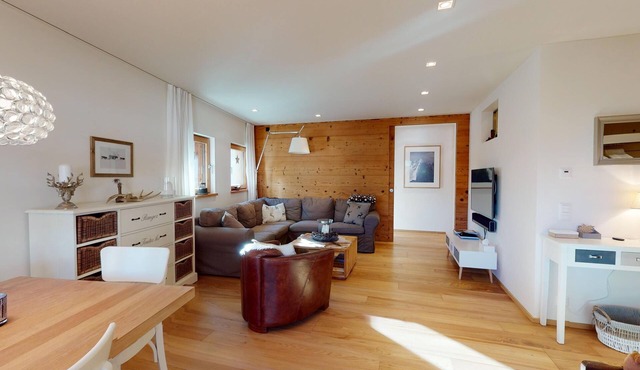 Very modern 4-room flat, furnished in the Engadin Alpen chic.
