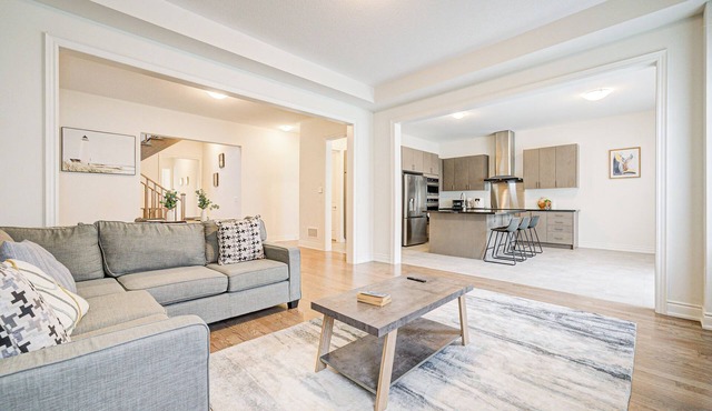 Very Modern New Luxury House in Richmond Hill