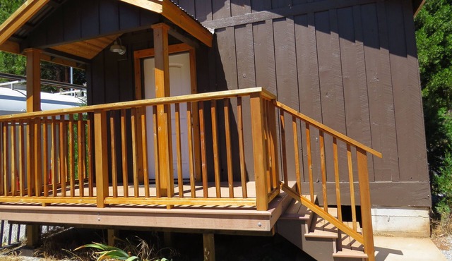 Very Nice 1 Bedroom Cabin Near Marina/Lake, Store, Restaurant, Trails, Sleeps 4