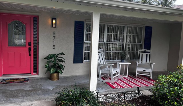 Very Nice 3 Br And 3 Bath Florida Home 1 1/2 Mile From Jupiter Island Beach