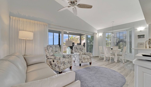 Very Nice and Comfortable with a Great View of the Gulf on the Resort, A3724A