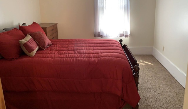 Very nice and cozy 3 Bedroom with full closets fully furnished