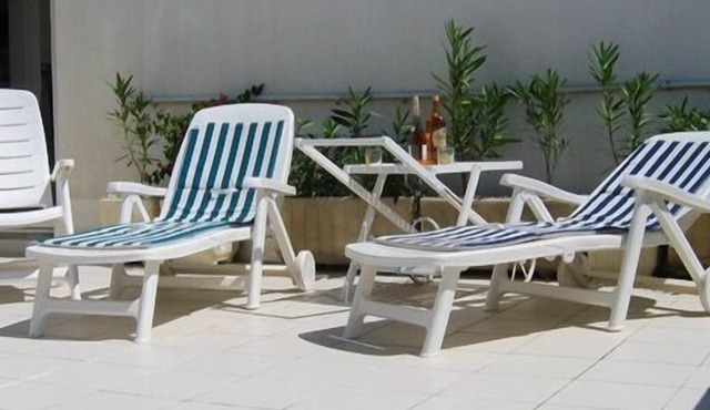 Very nice apartment. 5 rooms with terraces, 8 persons 150m. Beach