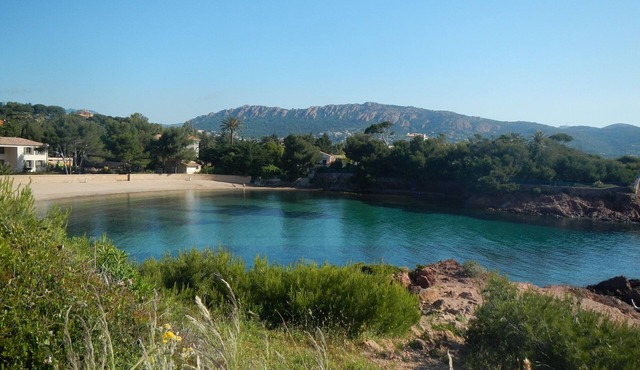 Very nice apartment, sea view, front of the beach