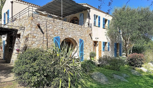 Very nice apartment in a charming village house, village of Pigna