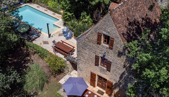 Very nice authentic gite with a private pool