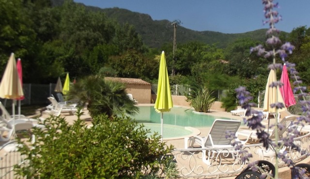 VERY NICE CHALET 5 pers air conditioning SWIMMING POOL RIVER SOUTH ARDECHE