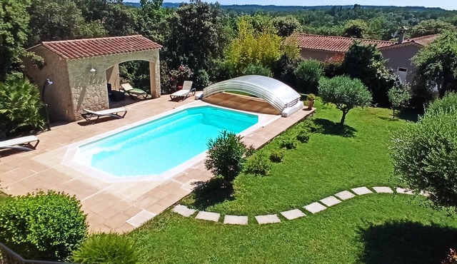 Very nice comfortable villa in the middle of the oaks