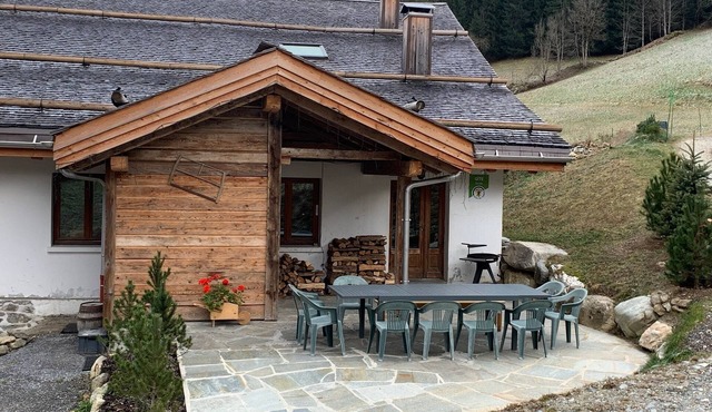 Very nice cottage for 15 in the heart of Beaufortain