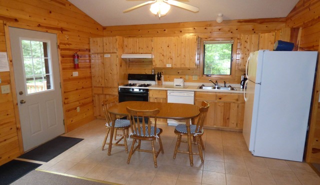 Very Nice Exceptionally clean 3 bedroom with fireplace, A/C and Fire pit