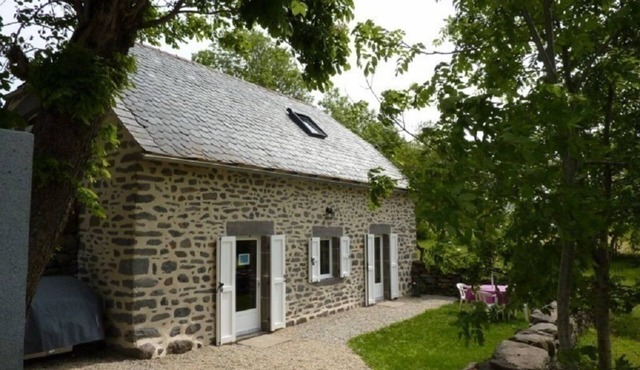 Very nice Gite 5 places at the foot of the Plomb du Cantal