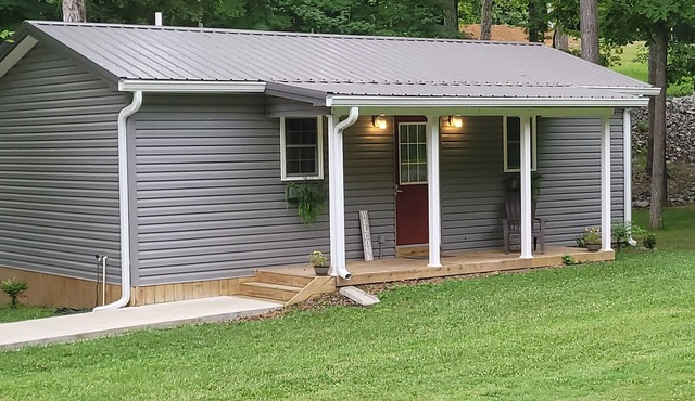 Very nice house in a quite peaceful area 2 mins from the water