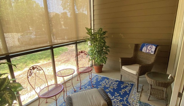 Very nice & lovely 3 bed, 2 bath condo 1st floor, ncommunity pool, quiet area.