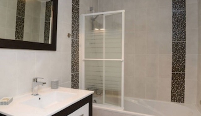 Very nice new apartment in trendy colors pool-jacuzzi fitness-terrace