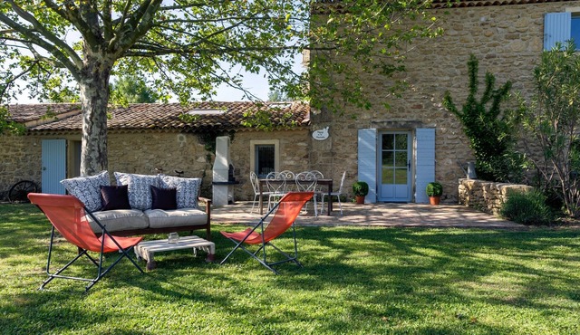 VERY NICE PROVENÇAL HOUSE 6 people countryside garden swimmingpool play area SPA