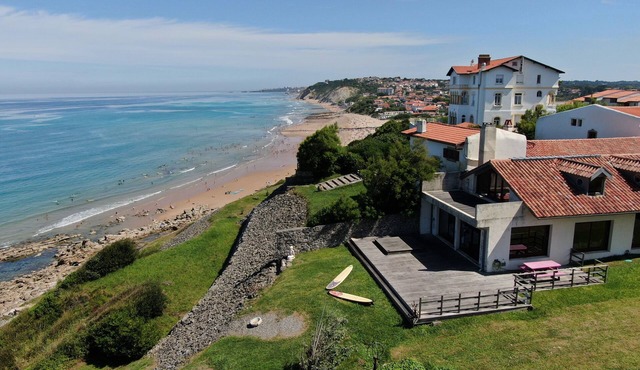😍 Very nice surfer house on Guéthary beach 🌊🏄 🌊🏄‍♀️🌊🏄 🌊