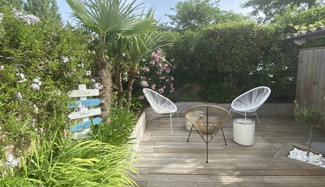 Very pleasant house close to the beach and shops