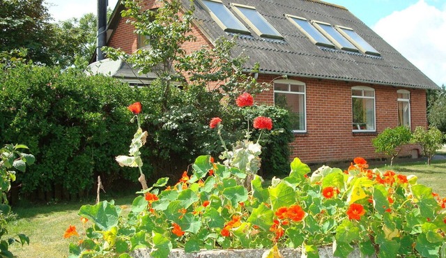 Very popular house with a wonderful location on a child-friendly beach.