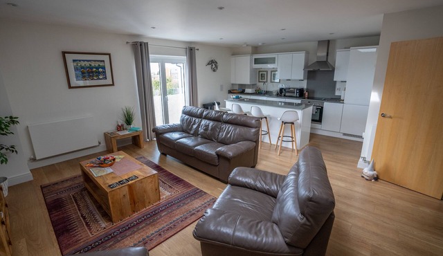 Very popular modern 2 bedroom apartment sleeps 4 located opposite Deal Pier.