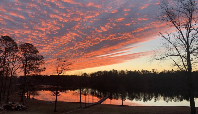 Very Popular W/Private Pier/Dock & Great PeacefulLocation& New Pickleball Court!