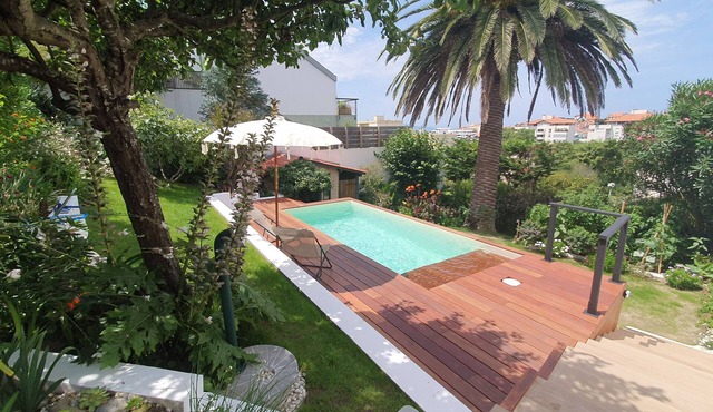 Very pretty 4* listed wooden house in Biarritz with swimming pool