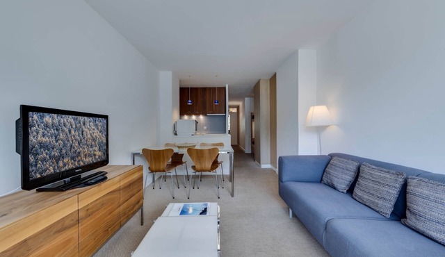 Very pretty apartment, well located, great view