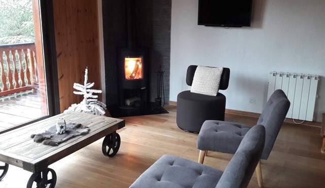 Very pretty semi-detached chalet, all comforts, close to the Chantemerle slopes