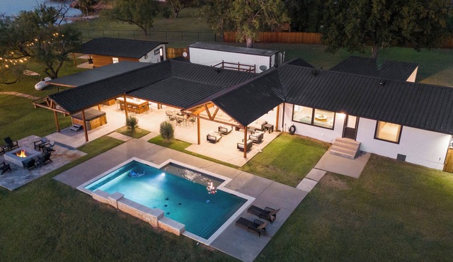 Very Private 2 Acre Waterfront Lake House w/Pool & Hot Tub - optional bunkhouse