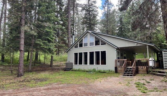 Very Private Cabin Nestled in the Pines with Awesome Views